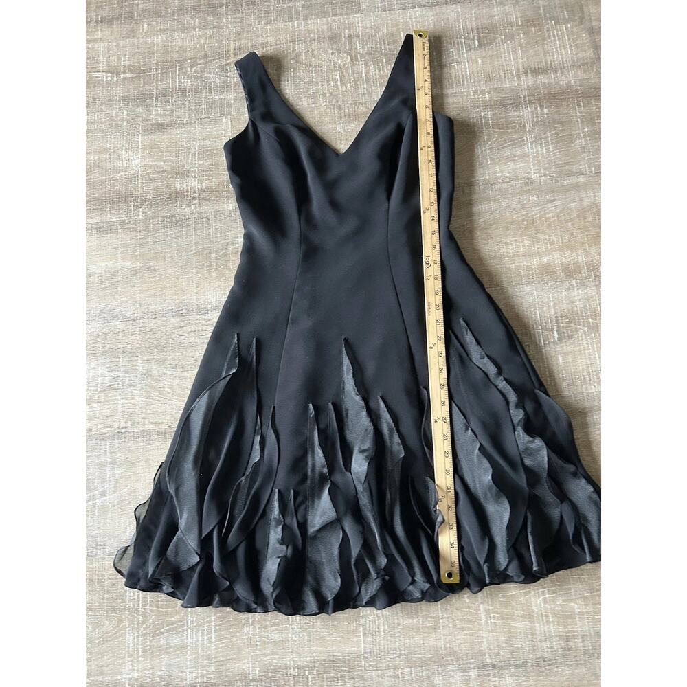 WHBM White House Black Market Black Cocktail Dress 4 LBD V Neck Ruffle Hem - Picture 10 of 12